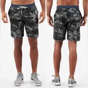 Vuori Men's Camouflage Pocketed Elastic Waist Athletic Outdoors Comfort Short L
